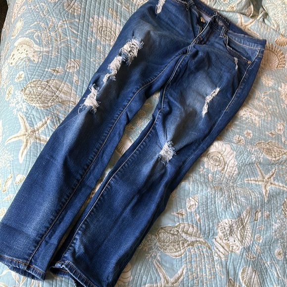 Rock & Republic Distressed Blue Jeans - Picture 2 of 5